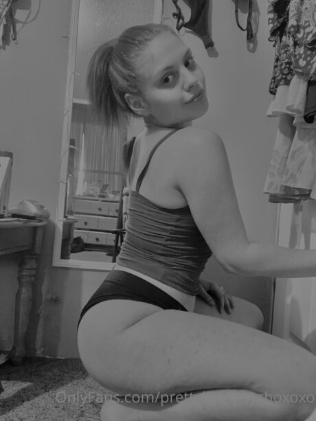 Prettylittlepsychoxoxo hermosa modelo foto