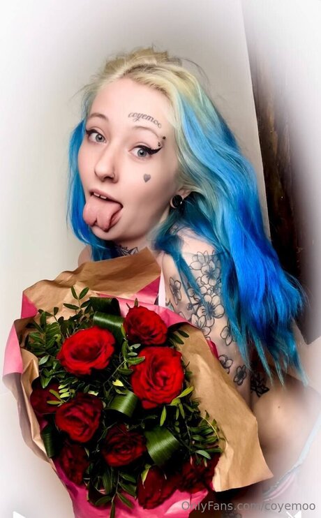 Coyemoo porn actress picture