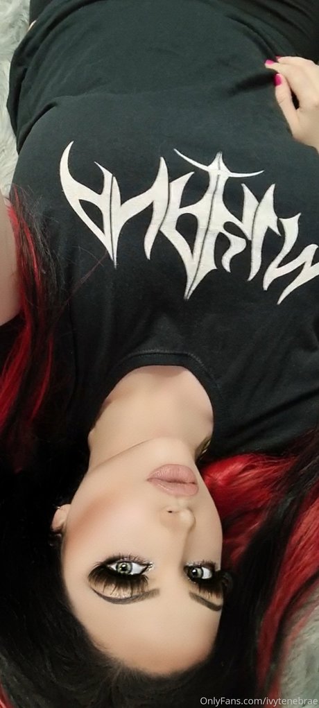 Ivy Tenebrae actress img