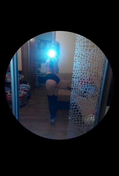 X Sweetie Plum X desnudos de modelos galerías