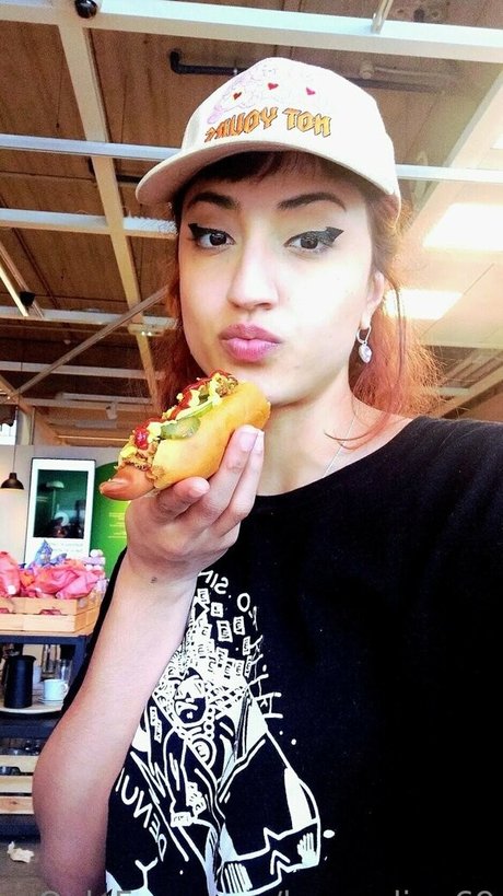 Wet Lucy Baby estrella del sexo galería