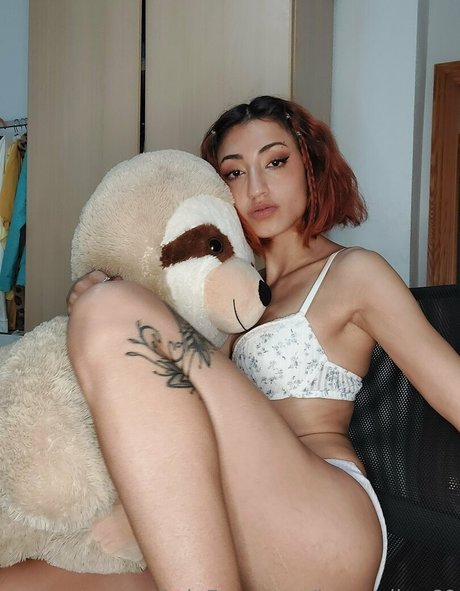 Wet Lucy Baby desnudos estrella galerías