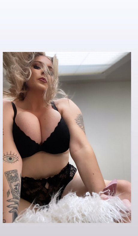 _The Royal Highness star exclusive galeries