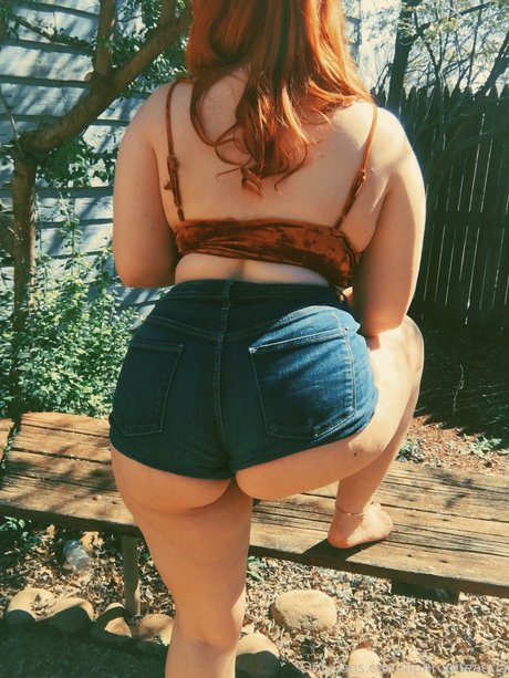 Allisonivyx modèle chaud galeries