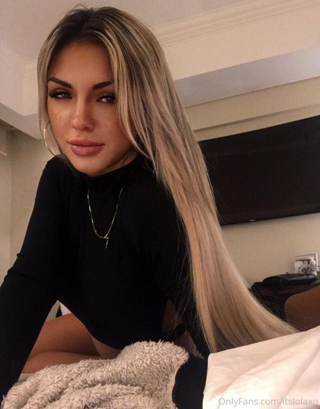 itslolaxo estrella caliente imágenes