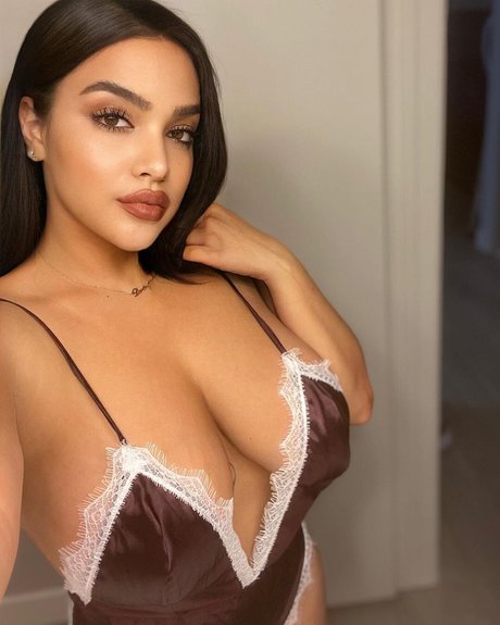 Vanessa Ann Wrigley hot model image