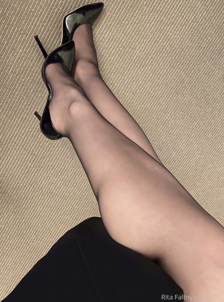 Rita Faltoyano Miniatura