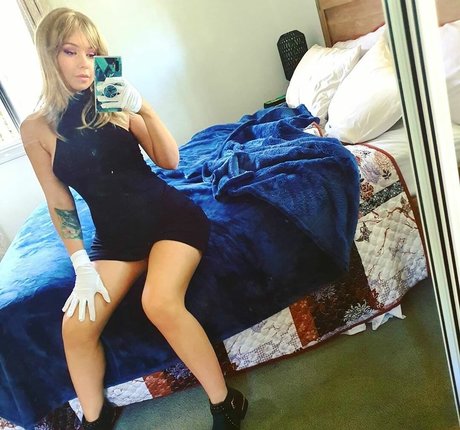 Amy Thunderbolt modelo porno galería