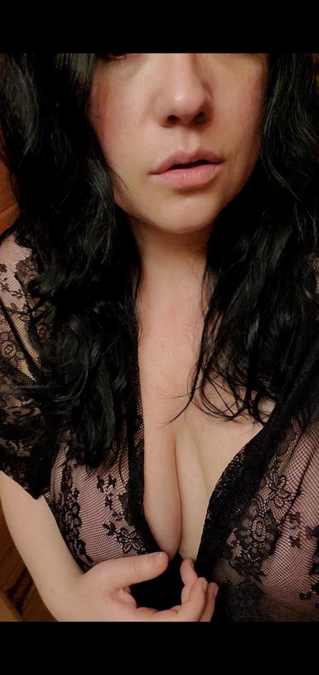 Jade With The Boobs hd model img