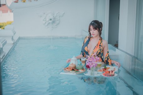 Yukine model nudes images