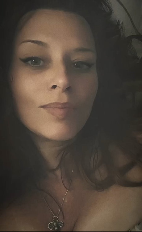 HoneyBeeZone actriz sexual imágenes