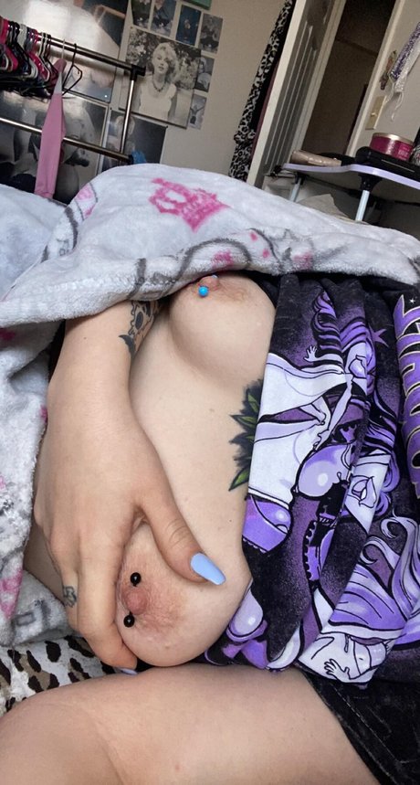Serenity Smith nudes model pic