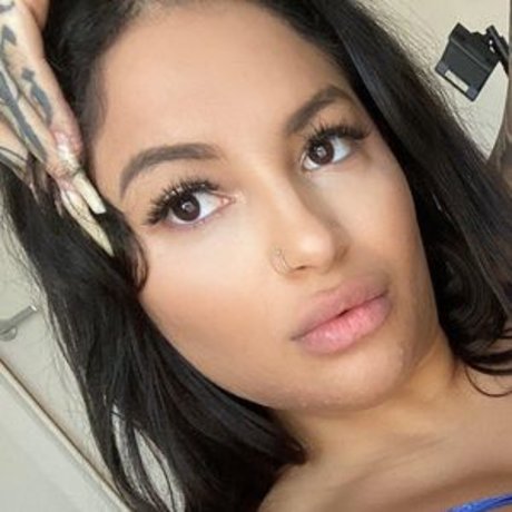 BIG BOOTY LATINA modèle sexy galeries