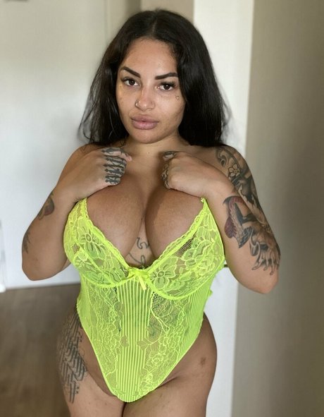 BIG BOOTY LATINA modelo libre galerías