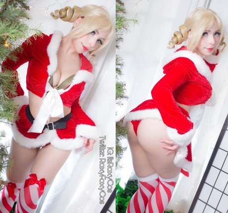 Roxyfoxycos star naked archive
