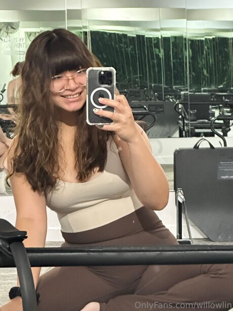 Willowlin modelo atractivo imagen