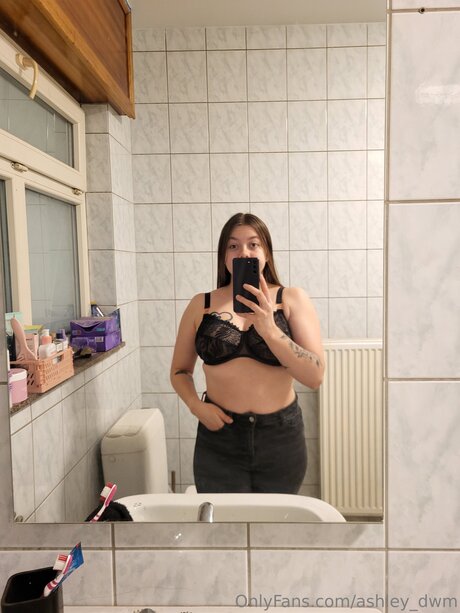 Ashley Dwm star du porno nue des photos