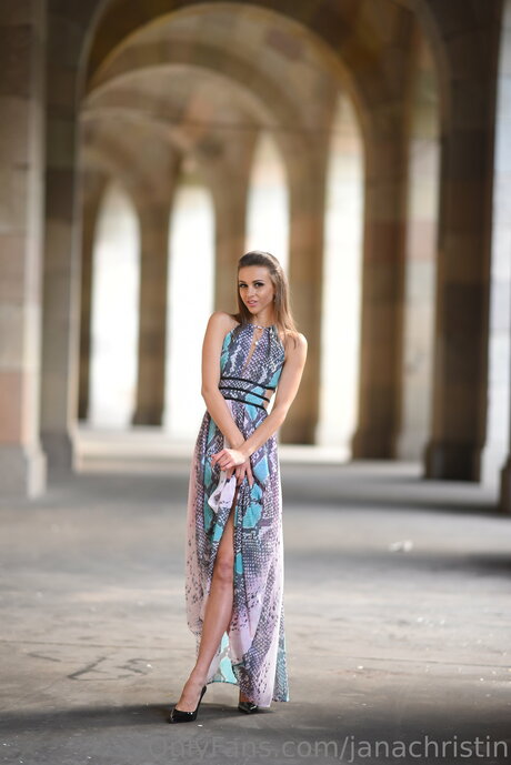 Savannahchristin modèle exclusif img