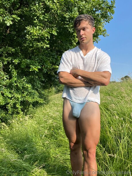 Bigbulgetom nice model photo