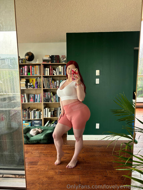 OnlyFans de femmes mûres aux formes généreuses sympa érotique archive