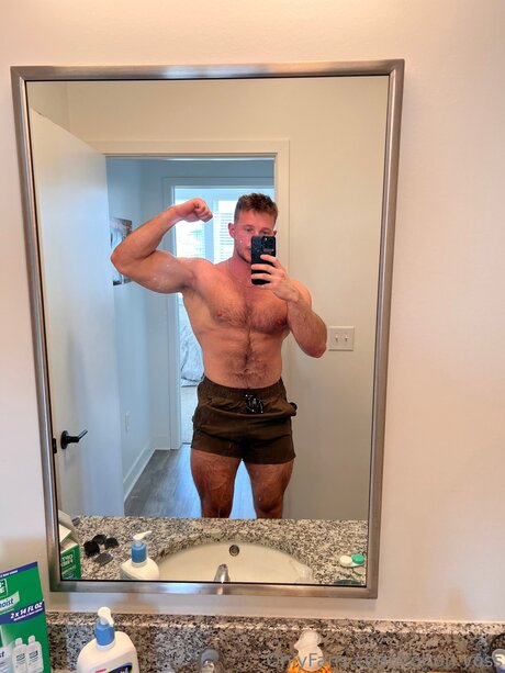 Colton Voss star pornographic images