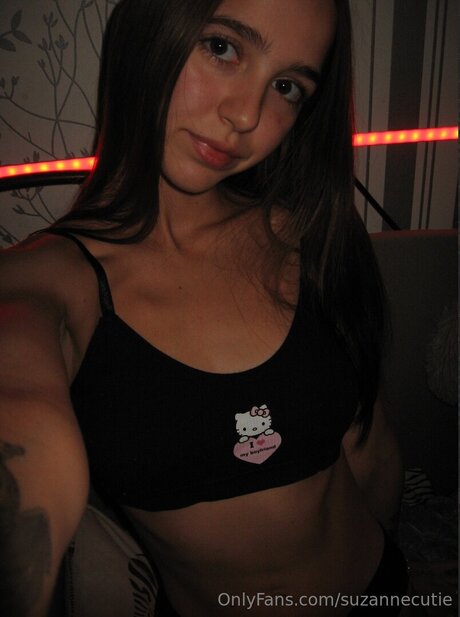 Suzannecutie modèle parfait photos