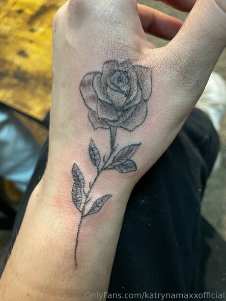 Katrynamaxxofficial bonita estrella porno galería