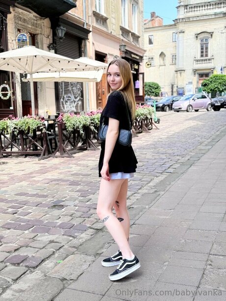 Babyivanka modelo de alta calidad imágenes