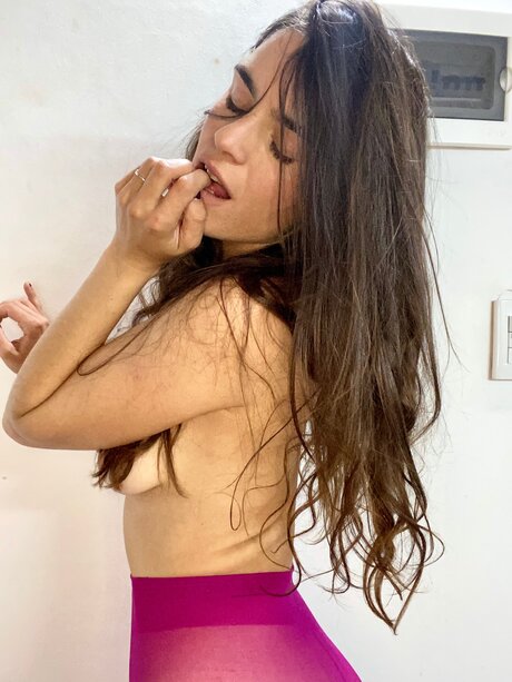 Hotkitty69arg naked star pic