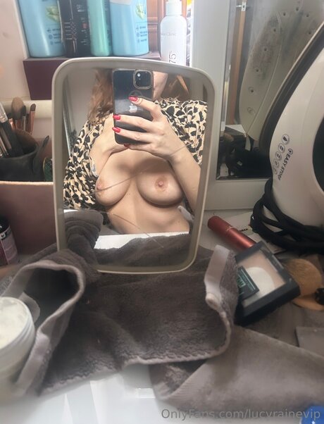 Lucyrainevip erotic model photos