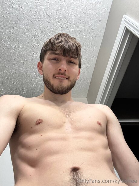 Kylesfree hermosa modelo archivo