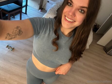 Ameliaschaeferr sexy pornstar image