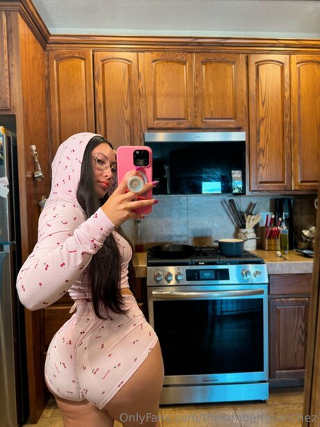 Thekimberlysanchez pretty model pictures