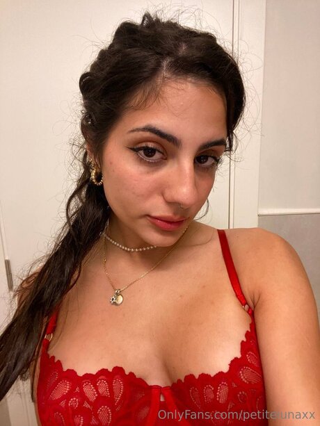 Petitelunaxx star sex img
