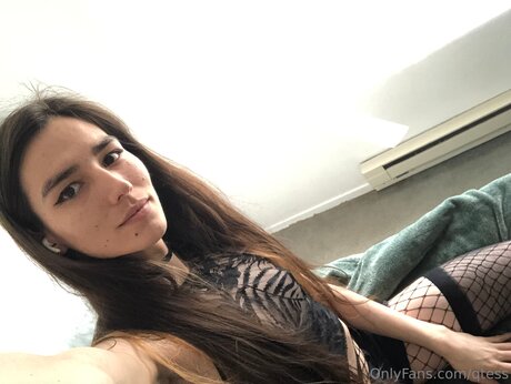 Qtess model pornographic image