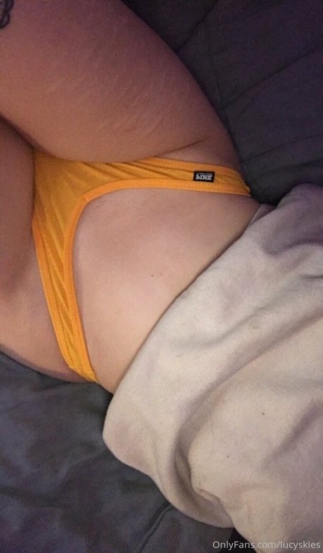 Lucyskyes naked pornstar gallery