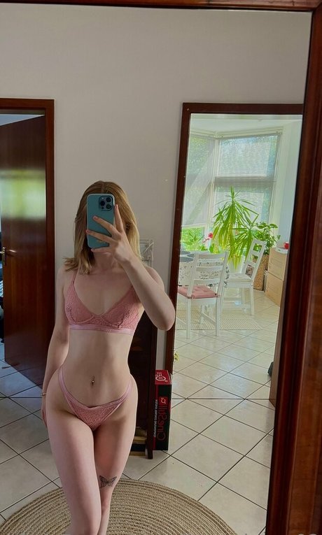 Mila Madness modèle érotique image