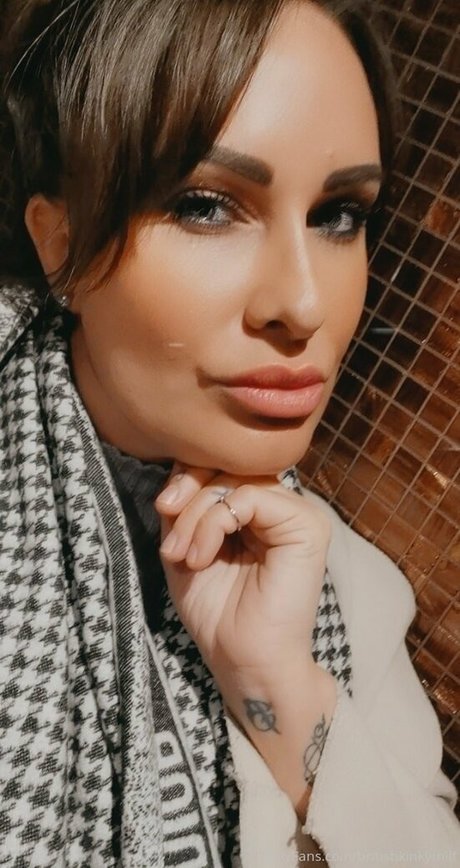 Mistress Mommy Keeley estrella caliente fotos