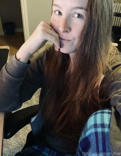 Ari shay actrice adulte des photos