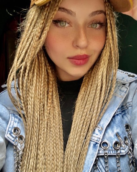 Lourdesazu modèle gratuit images