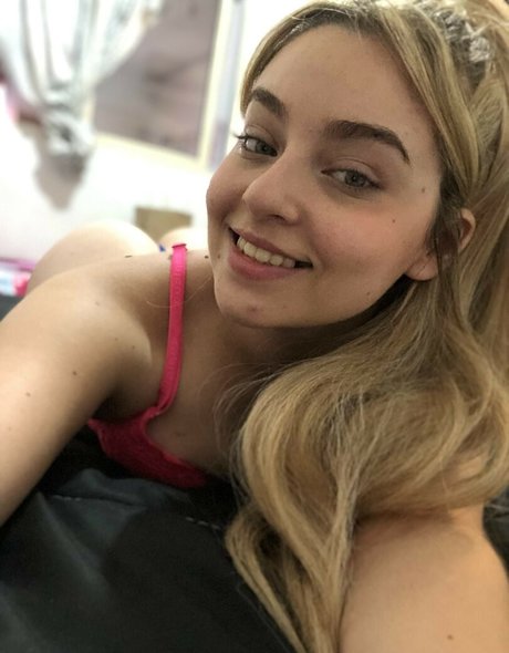 Lourdesazu desnudos estrella archivo