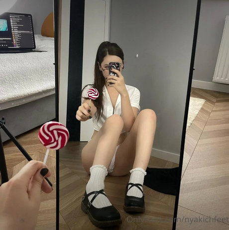 Nyakich modelo adulto galerías