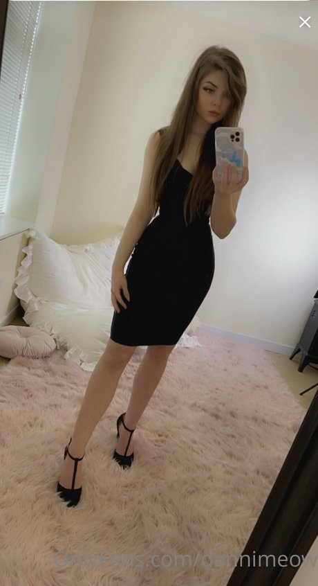 Danni Meow_ modelo exclusivo foto