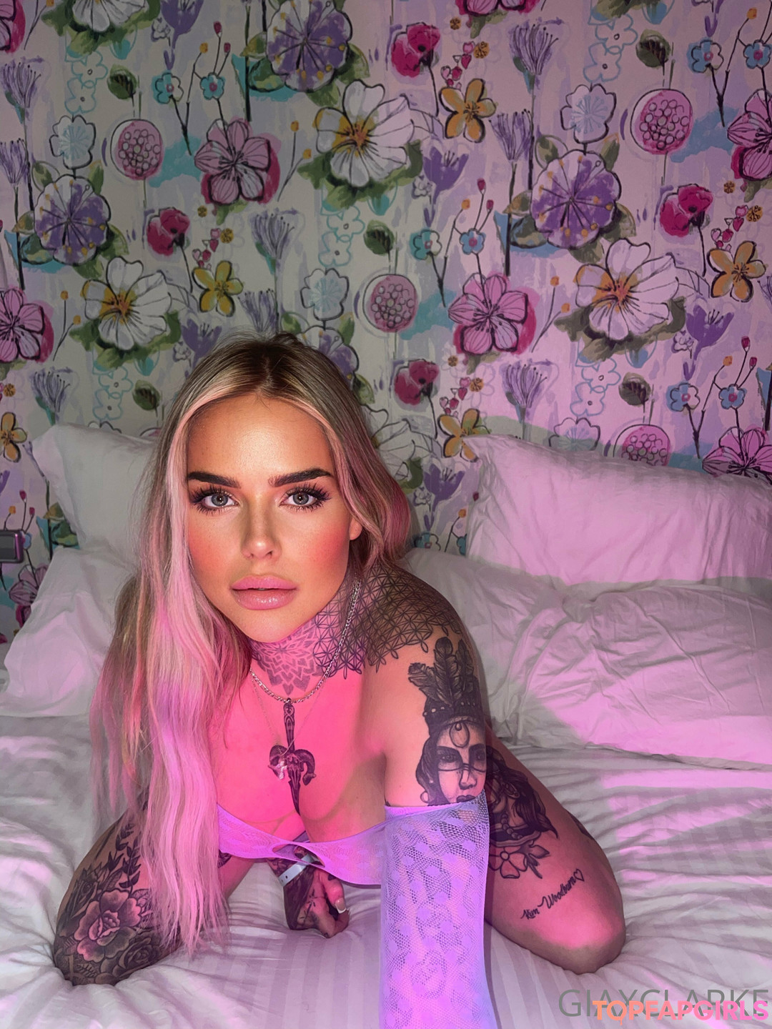 Gia Clarke xxx model photo