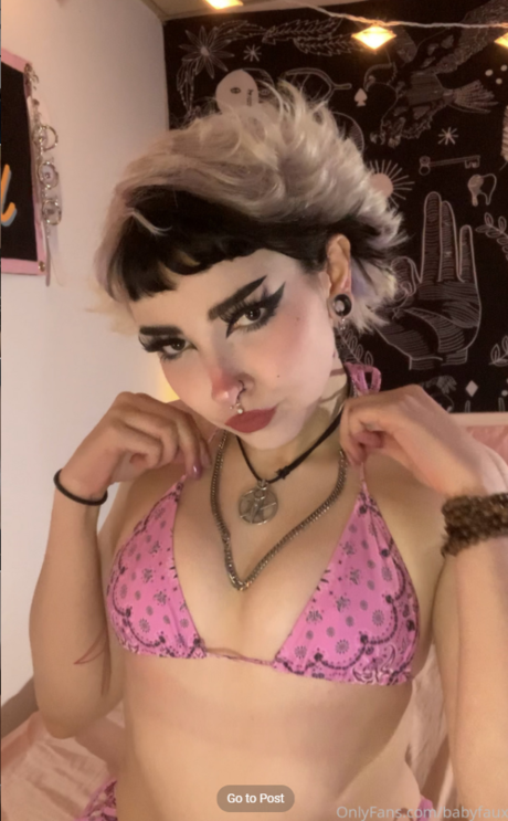 Evilgirll star du sexe images