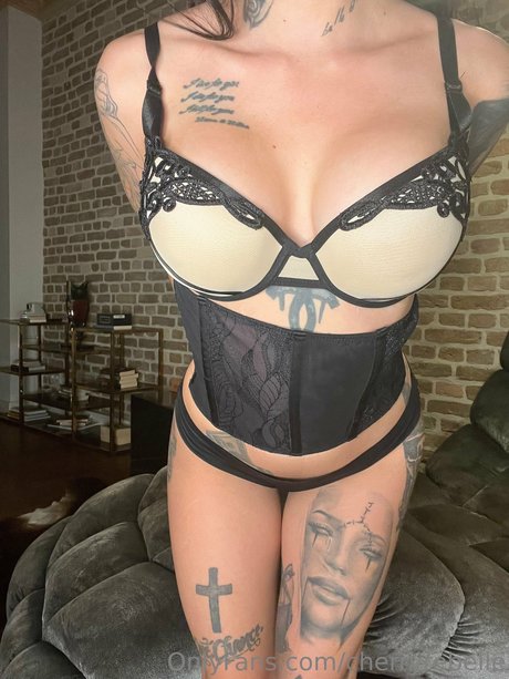 Cherry Rebelle modèle sympa photo