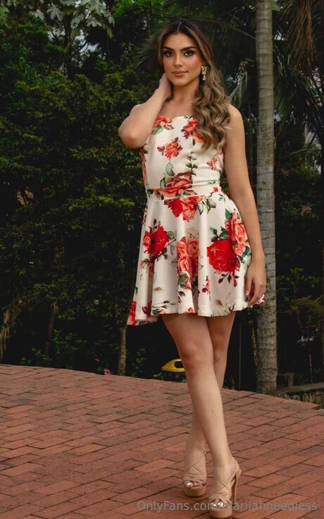 Mariiahneedless pornstar hot image