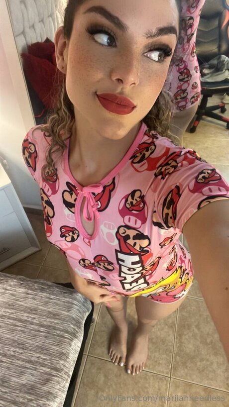 Mariiahneedless naked star pics