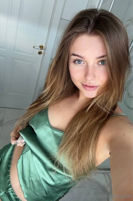 Aariianaaaaaa modelo xxx recopilación