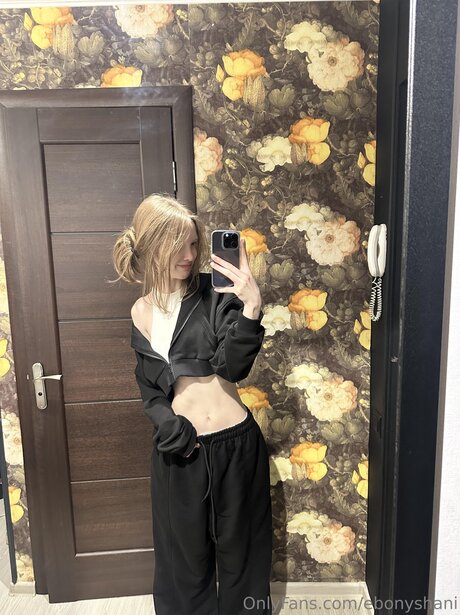 Ebonyshani modelo porno foto